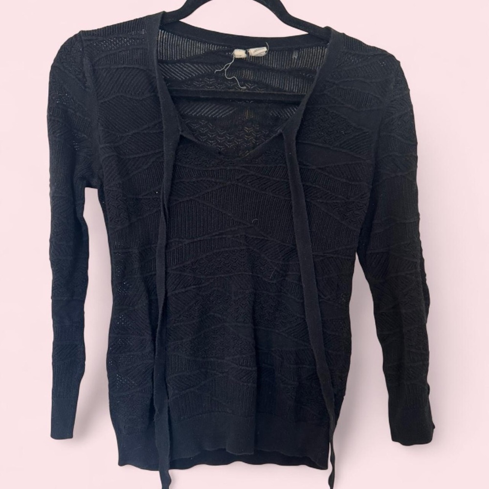 Moth Women's Black Textured V-Neck Sweater